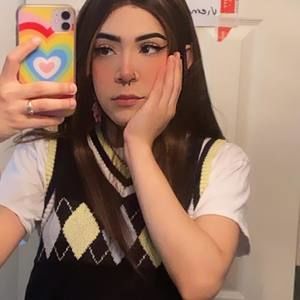 Meet your Posher, Ems